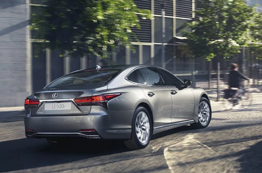 Lexus LS nhận bản cập nhật công nghệ cho năm 2024